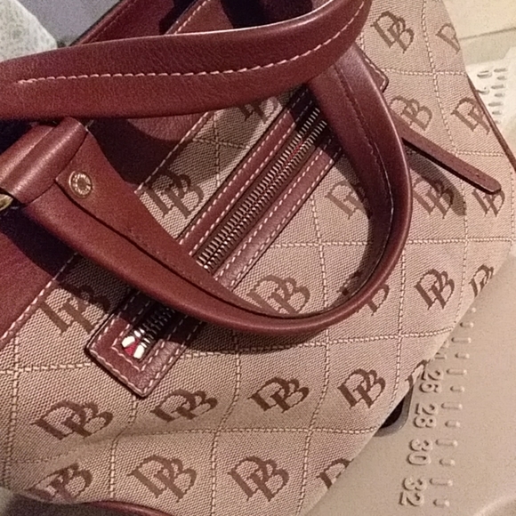 Dooney Bourke handbag - Picture 3 of 4